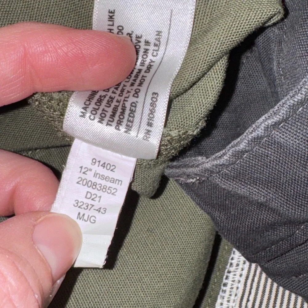 Duluth Trading Co CurveSetter Shorts Womens 10 Grey Green Lot 2 EUC Stretch - Picture 7 of 10